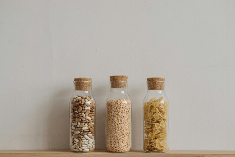 How to Keep a Tidy Fridge and Pantry: Simple Tips for Organized Food Storage
